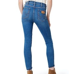 WRANGLER High Rise Skinny Jeans Size 24